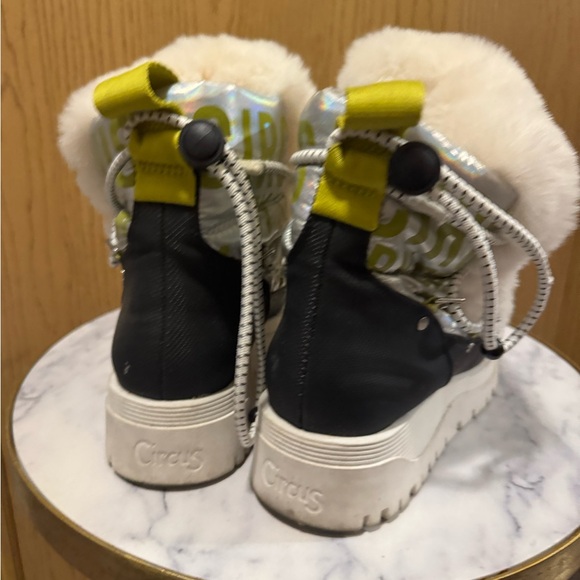 Circus by Sam Edelman Black and Cream Winter Boots - Picture 8 of 9